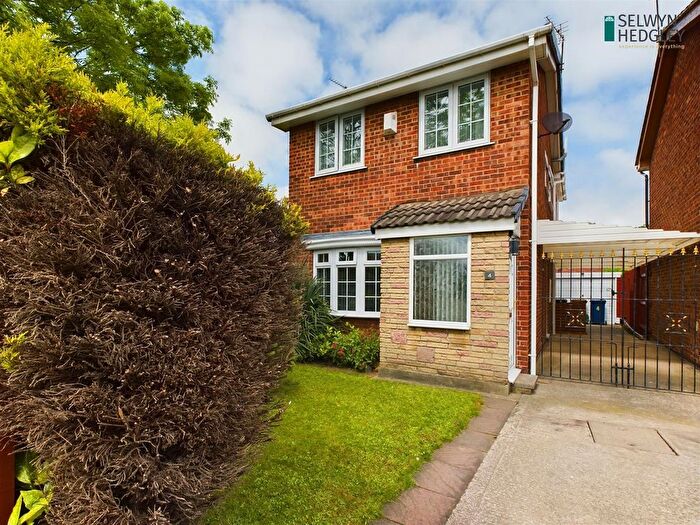 3 Bedroom Detached House For Sale In Wheatear Drive, Redcar, TS10