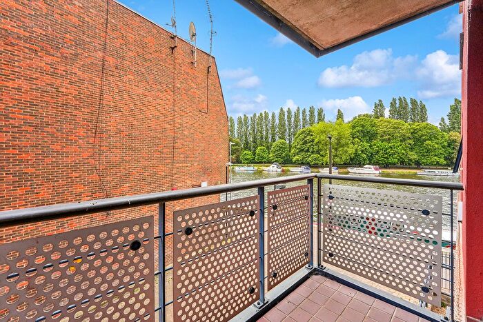 2 Bedroom Flat To Rent In Charter Quay, Kingston Upon Thames, KT1