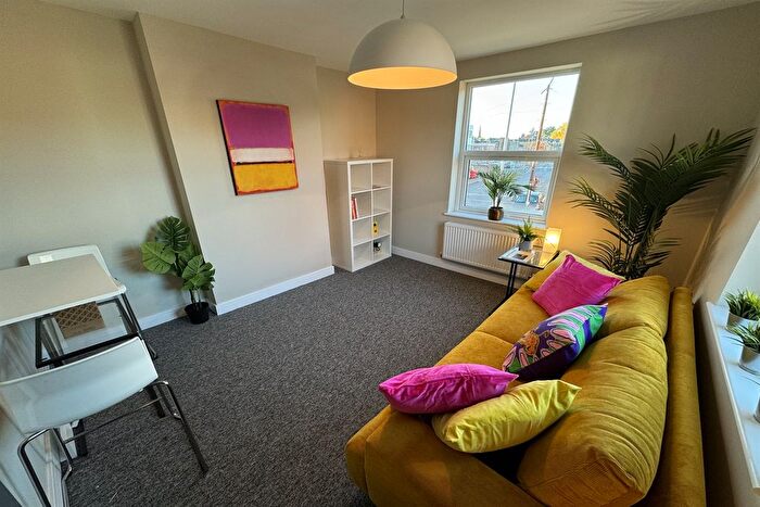 1 Bedroom Flat To Rent In Wollaton Rd, Beeston, NG9