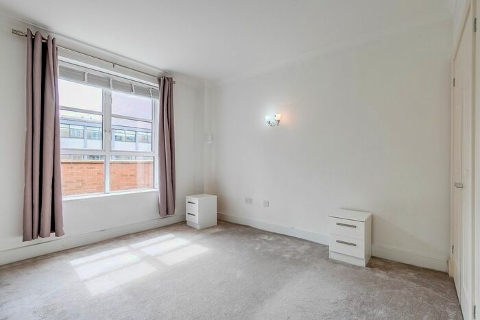 2 Bedroom Flat To Rent In Worple Road, London, SW19