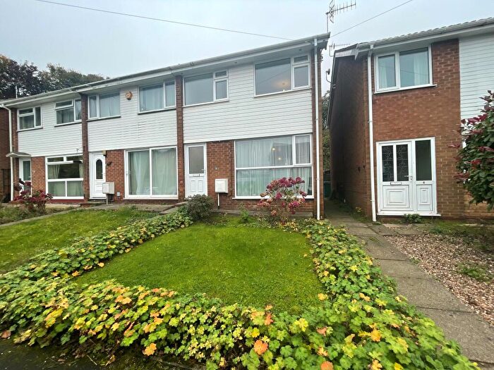 2 Bedroom House To Rent In Park Close, NG3