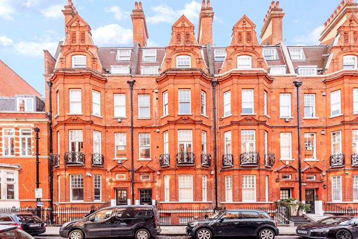 2 Bedroom Flat To Rent In Culford Gardens, Sloane Square, London, SW3