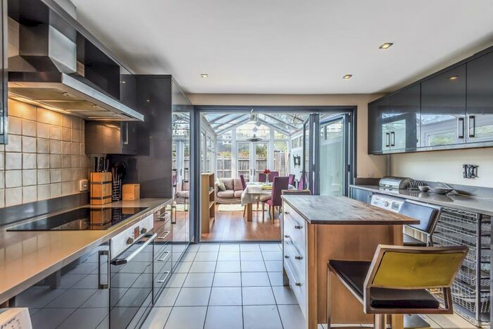 4 Bedroom End Of Terrace House To Rent In Reading, Berkshire, RG1