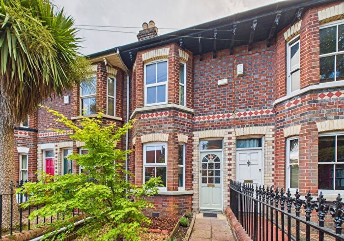 3 Bedroom Terraced House For Sale In Milman Road, Reading, Berkshire, RG2