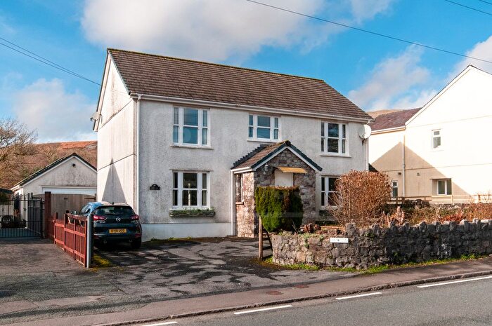 4 Bedroom Detached House For Sale In Bryn Aur, Brecon Road, Penycae, Swansea, SA9