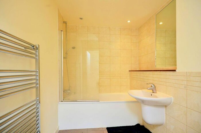 3 Bedroom Flat To Rent In Merchants Quarters, Bow, London, E3