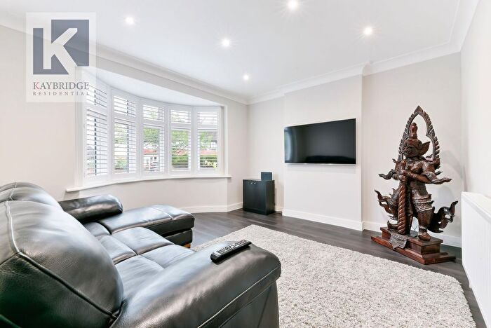 3 Bedroom Detached House To Rent In Fairfield Way, Epsom, KT19