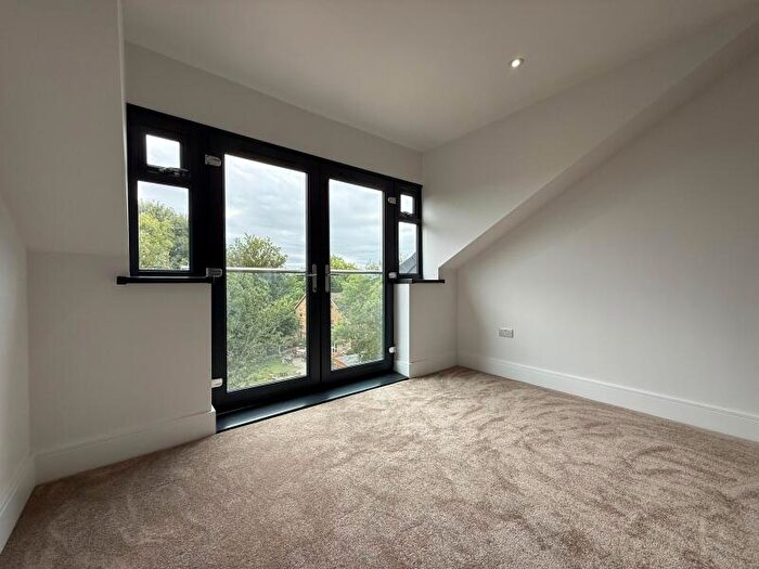 3 Bedroom Apartment To Rent In Rockcliffe Road, Rotherham, S62