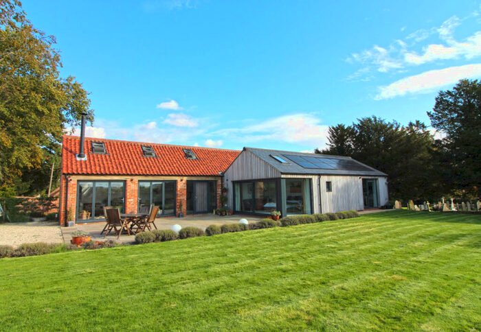 4 Bedroom Barn Conversion For Sale In Chantry Lane, Etton, HU17