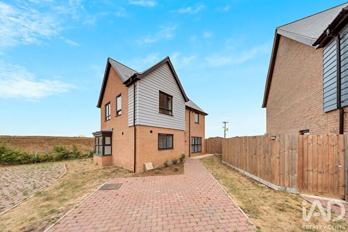 3 Bedroom Detached House For Sale In Orchid Fields, Ely, Cambridgeshire, CB6