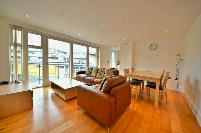 2 Bedroom Flat To Rent In Caledonian Road, Islington, London, N7