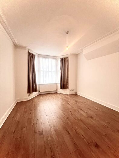 2 Bedroom Flat To Rent In Westbury Avenue, London, N22