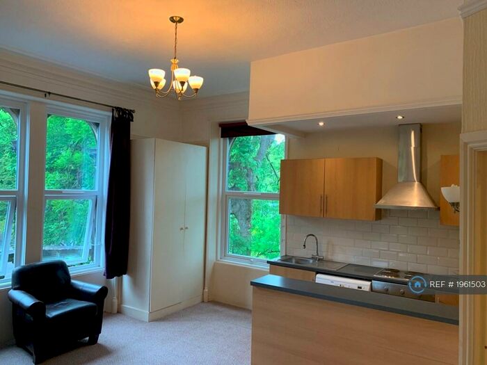 1 Bedroom Flat To Rent In Keighley Road, Bradford, BD8