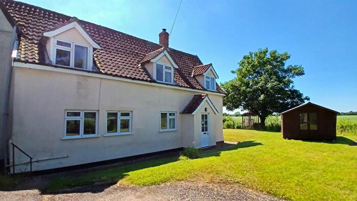 4 Bedroom Semi-Detached House To Rent In Chickering Corner Farm Cottage, Chickering Road, Hoxne, IP21