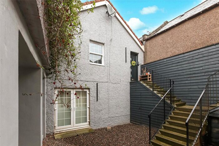 2 Bedroom Flat For Sale In Balmerino Place, Cupar, Fife, KY15