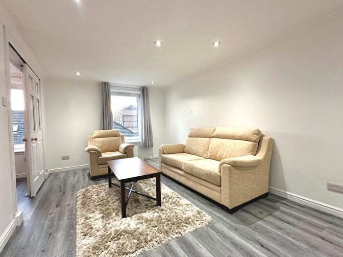 2 Bedroom Flat To Rent In Oxford Street, Tradeston, Glasgow, G5