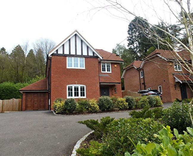 4 Bedroom Detached House To Rent In Tilford Road, Hindhead, GU26