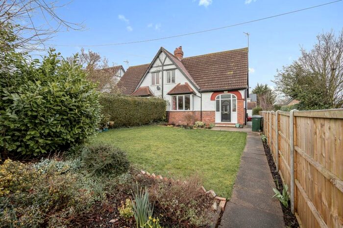 3 Bedroom Semi-Detached House For Sale In Victoria Road, Louth, LN11