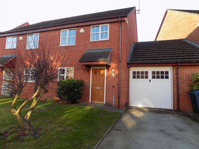 3 Bedroom Semi-Detached House For Sale In Hudson Way, Radcliffe-On-Trent, Nottingham, NG12
