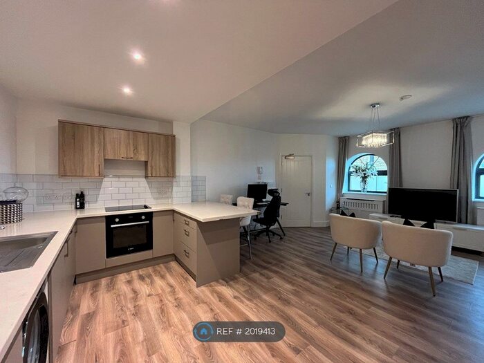 2 Bedroom Flat To Rent In Pluckley Road, Charing, Ashford, TN27