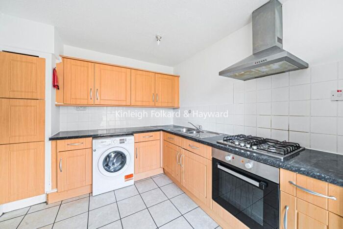 4 Bedroom Maisonette To Rent In Hotspur Street, Kennington, London, SE11