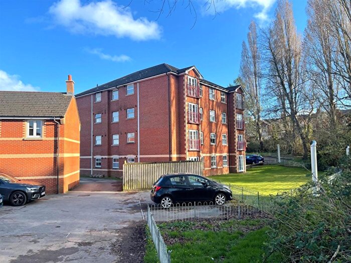 2 Bedroom Flat For Sale In Greyfriars Road, Exeter, EX4