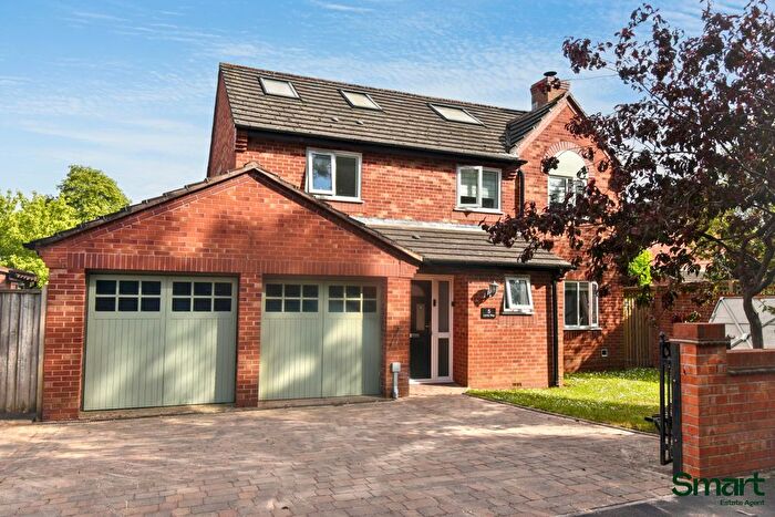 5 Bedroom Detached House For Sale In Lords Way, Exeter, EX2