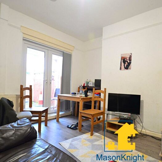 5 Bedroom Terraced House To Rent In Milner Road, Selly Oak, B29