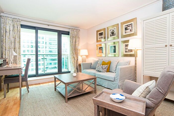 2 Bedroom Flat To Rent In South Quay Square, Discovery Dock Apartments East, E14