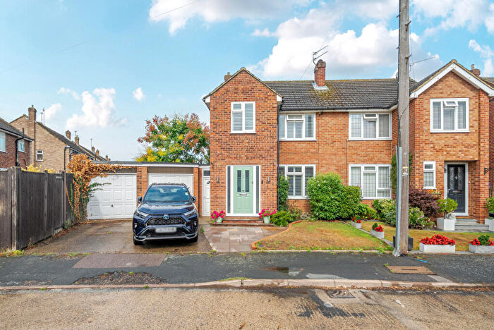 3 Bedroom Semi-Detached House For Sale In Fullerton Close, Byfleet, KT14