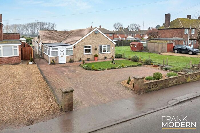 4 Bedroom Detached Bungalow For Sale In Seas End Road, Moulton Seas End, PE12