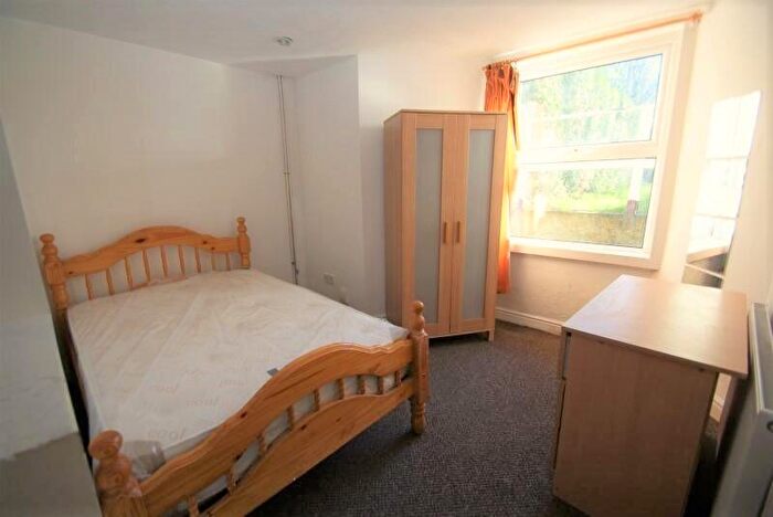 Studio To Rent In Hyde Park Road, Hyde Park, Leeds, LS6