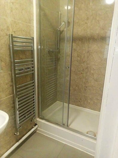 1 Bedroom Apartment To Rent In *En-Suite* A Leeming Lane, Mansfield, NG18