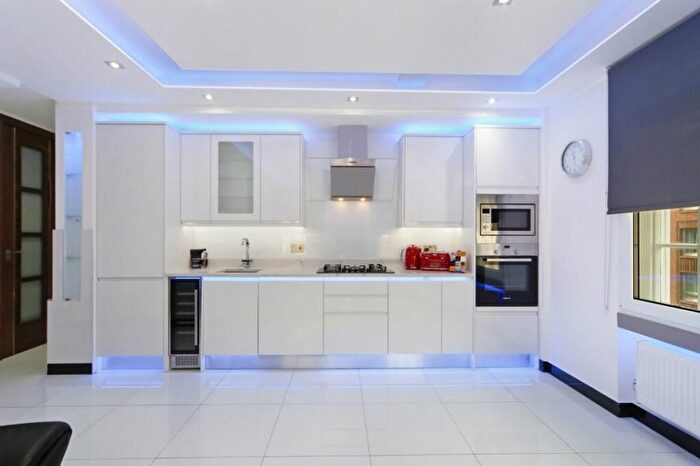 4 Bedroom Flat To Rent In Cumberland Court, Great Cumberland Place, W1H