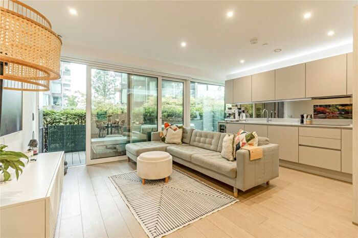 3 Bedroom Apartment For Sale In Brigadier Walk, Woolwich, SE18