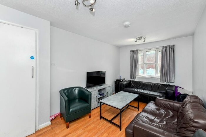 1 Bedroom End Of Terrace House To Rent In Southey Street, Nottingham, NG7