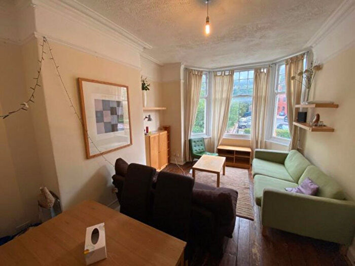 3 Bedroom House To Rent In Victoria Road, Leeds, LS6