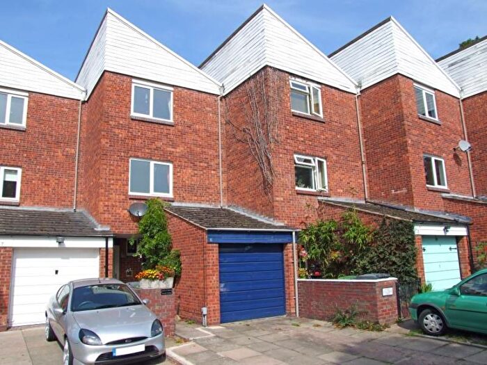 3 Bedroom Terraced House To Rent In Huntington Close, Redditch, Worcestershire, B98