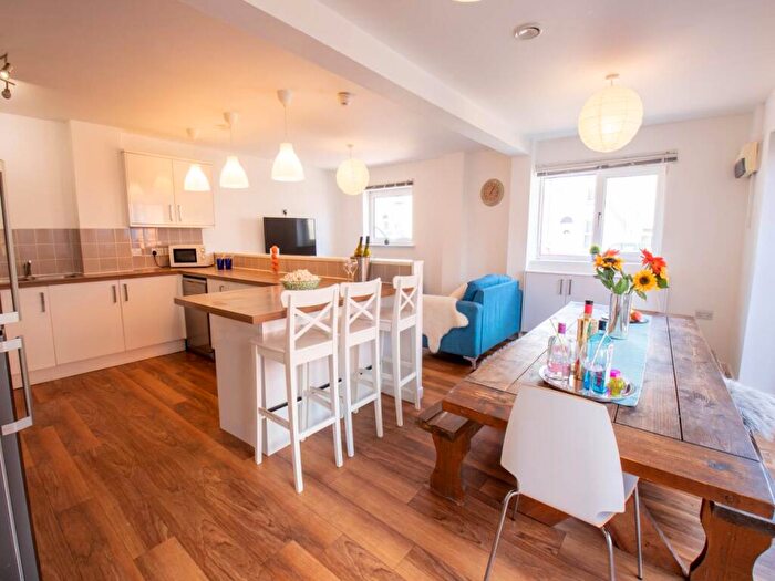 8 Bedroom House To Rent In Saxton Court, Gillingham, Kent, ME7