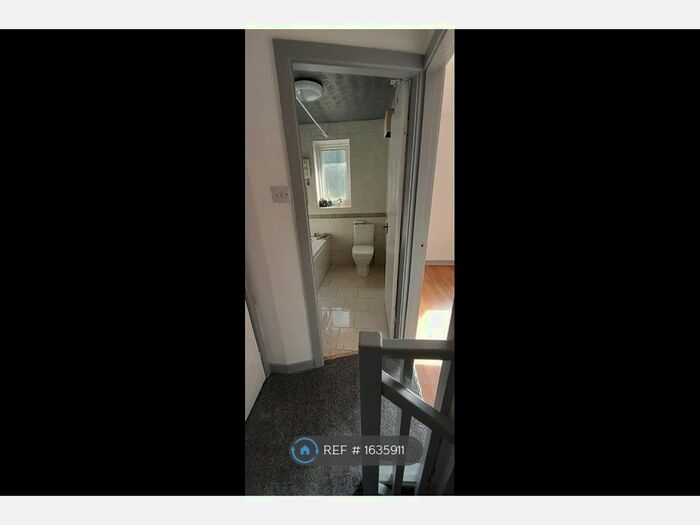 1 Bedroom Flat To Rent In Freshwinds Court, Oldham, OL4