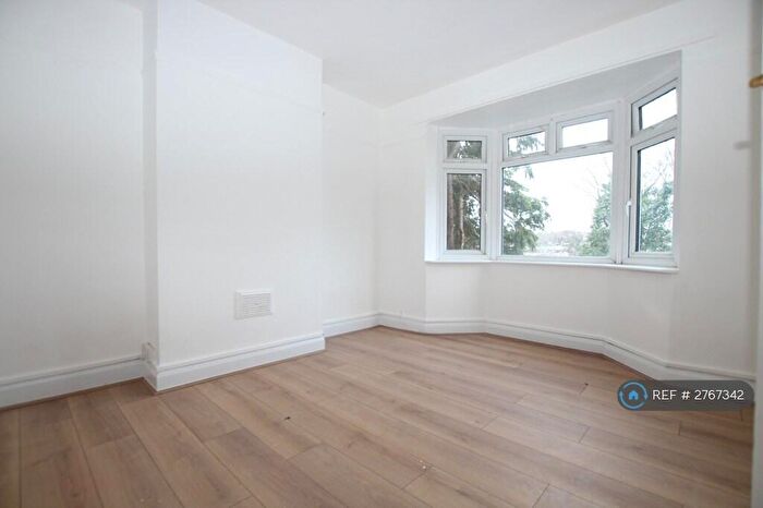 2 Bedroom Maisonette To Rent In Upper Luton Road, Chatham, ME5