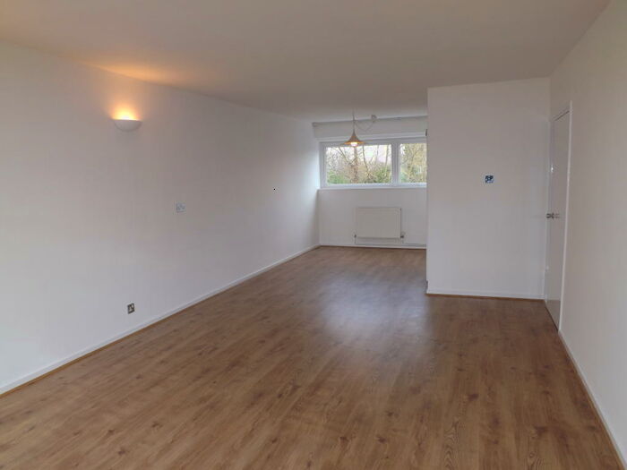 2 Bedroom Flat To Rent In Gilmerton Court, Cambridge, CB2