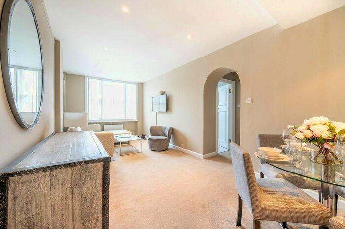 2 Bedroom Flat To Rent In Hill Street, Mayfair, London, W1J