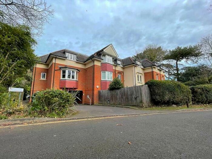 2 Bedroom Apartment To Rent In Marchmont Place, Larges Lane, Bracknell, Berkshire, RG12