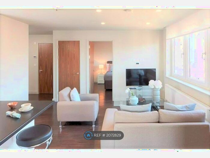 2 Bedroom Flat To Rent In Cherrydown East, Basildon, SS16