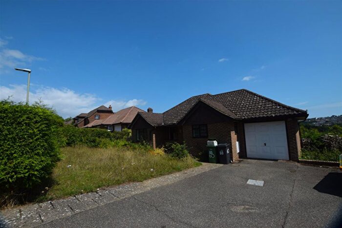 3 Bedroom Detached House To Rent In Park Crescent, Hastings, TN34