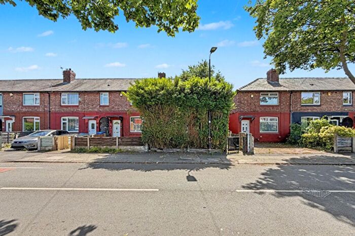 2 Bedroom End Of Terrace House For Sale In Chatsworth Road, Stretford, M32