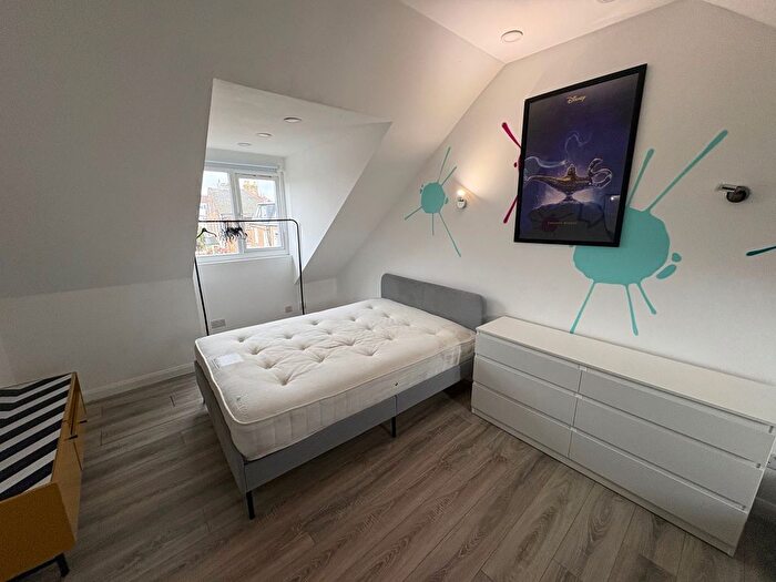 1 Bedroom Flat To Rent In King Street, Finchley, N8