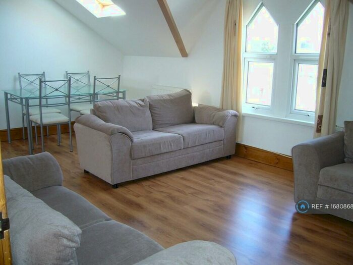 2 Bedroom Flat To Rent In Brunswick Street, Swansea, SA1