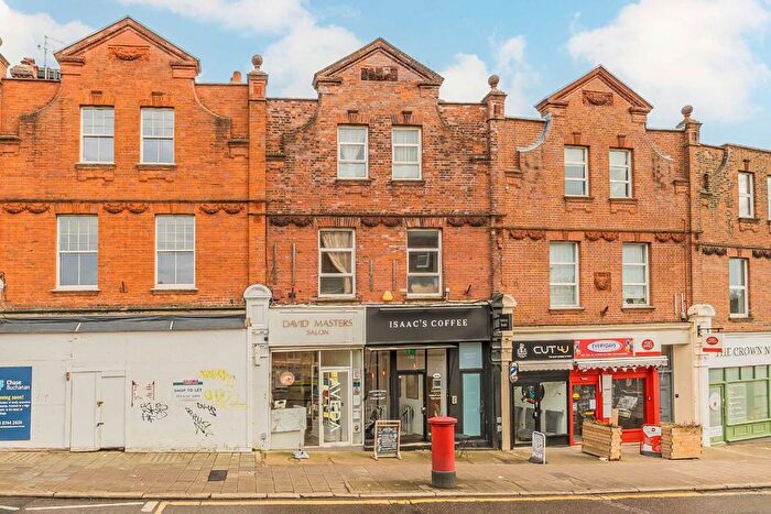 2 Bedroom Flat To Rent In St. Margarets Road, St Margarets, TW1